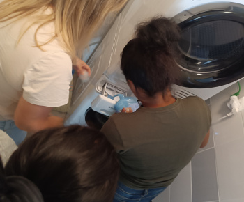 ROZVOJOVÝ TÍM V AKCII / šikovné gazdinky – práčka  - foto