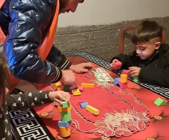 ROZVOJOVÝ TÍM V AKCII / Geometrická skladačka - foto