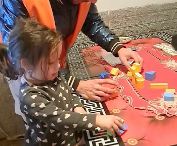 ROZVOJOVÝ TÍM V AKCII / Geometrická skladačka - foto