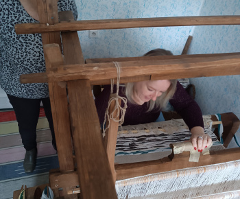ROZVOJOVÝ TÍM V AKCII / Tradičné tkanie kobercov - foto