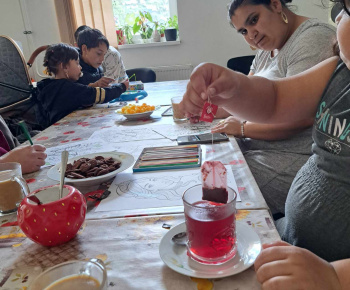 ROZVOJOVÝ TÍM V AKCII / Mamiklub - pohodové popoludnie pri kávičke (diškurky na rôzne témy) - foto