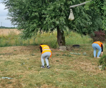 ROZVOJOVÝ TÍM V AKCII / Pomoc pri upratovaní obce po veternej smršti 8.7.2025 - foto