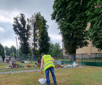 ROZVOJOVÝ TÍM V AKCII / Pomoc pri upratovaní obce po veternej smršti 8.7.2025 - foto