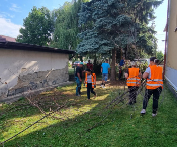 ROZVOJOVÝ TÍM V AKCII / Spoločne za krajšie prostredie - foto