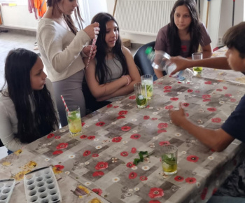 ROZVOJOVÝ TÍM V AKCII / Osviežujúci nápoj - foto