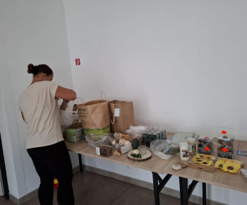 ROZVOJOVÝ TÍM V AKCII / Zdobenie sály na STRETNUTIE RODÁKOV - foto