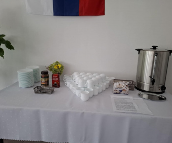 ROZVOJOVÝ TÍM V AKCII / Zdobenie sály na STRETNUTIE RODÁKOV - foto