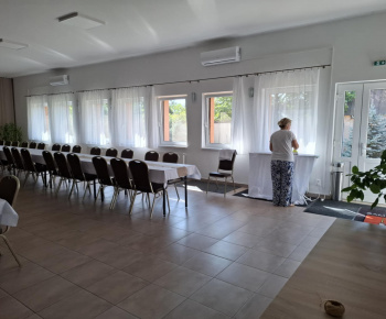 ROZVOJOVÝ TÍM V AKCII / Zdobenie sály na STRETNUTIE RODÁKOV - foto