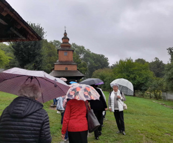 ROZVOJOVÝ TÍM V AKCII / Spoločná exkurzia so seniormi v meste Humenné - foto