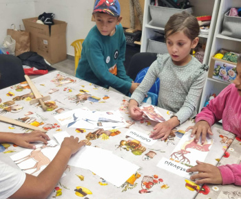 ROZVOJOVÝ TÍM V AKCII / Spoznávame jeseň a zvieratká v jeseni. - foto