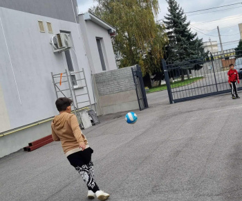 ROZVOJOVÝ TÍM V AKCII / Hra s loptou. - foto