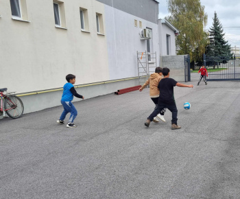 ROZVOJOVÝ TÍM V AKCII / Hra s loptou. - foto