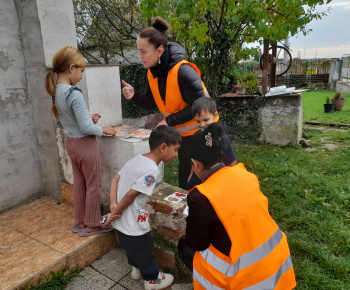 ROZVOJOVÝ TÍM V AKCII / farby, čísla veselou formou. - foto