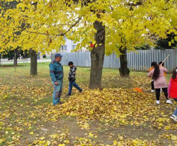 ROZVOJOVÝ TÍM V AKCII / Jesenné práce. - foto