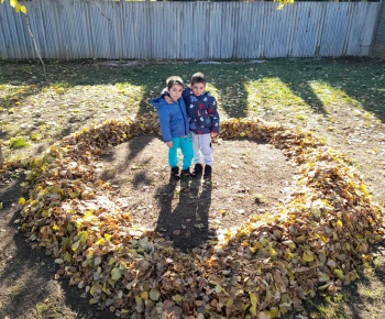 ROZVOJOVÝ TÍM V AKCII / Jesenné srdiečko. - foto