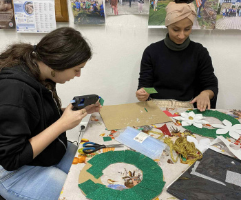 ROZVOJOVÝ TÍM V AKCII / Vianočný veniec - foto