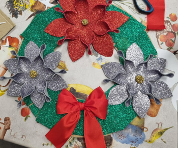 ROZVOJOVÝ TÍM V AKCII / Vianočný veniec - foto