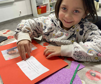 ROZVOJOVÝ TÍM V AKCII / Valentínske pohľadnice pre mamku a ocka - foto