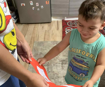 ROZVOJOVÝ TÍM V AKCII / Valentínske pohľadnice pre mamku a ocka - foto