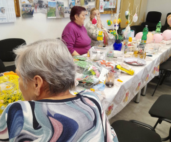 ROZVOJOVÝ TÍM V AKCII / Zdobenie veľkonočných vajíčok – technikou patchwork - foto