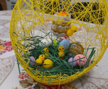 ROZVOJOVÝ TÍM V AKCII / Zdobenie veľkonočných vajíčok – technikou patchwork - foto