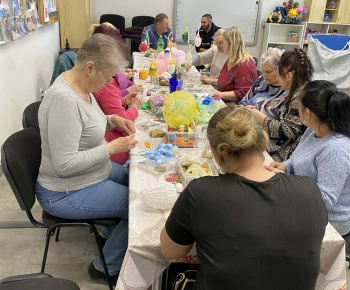 ROZVOJOVÝ TÍM V AKCII / Zdobenie veľkonočných vajíčok – technikou patchwork - foto