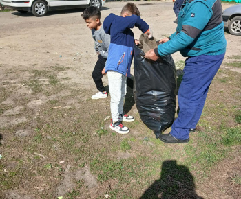 ROZVOJOVÝ TÍM V AKCII / Deň Zeme - čistá komunita  - foto