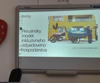 ROZVOJOVÝ TÍM V AKCII / Správne nakladanie s odpadmi. - foto