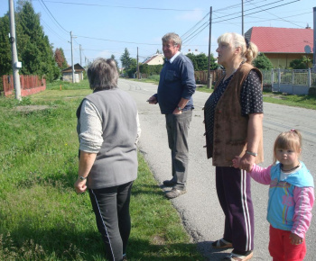 SENIORI + RÓMOVIA = ROZKVITNUTÁ OBEC