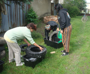 SENIORI + RÓMOVIA = ROZKVITNUTÁ OBEC