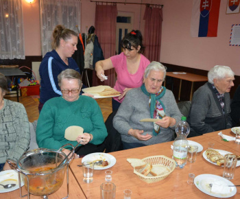 Katarínska kapustnica a pečenie vianočných oblátok